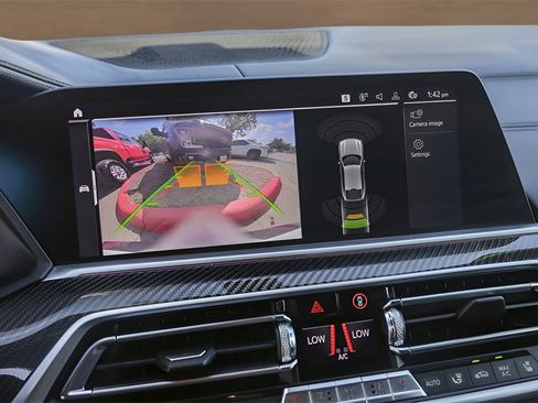 Used 2023 BMW X6 M50i w/ Executive Package image 17