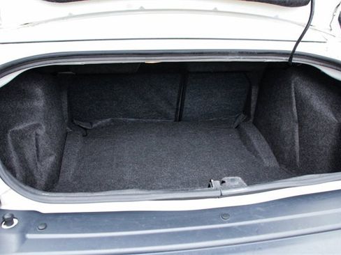 Used 2018 Dodge Challenger SXT image 32