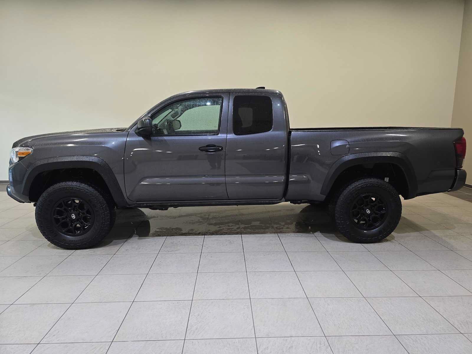 Certified 2021 Toyota Tacoma SR w/ SX Package AWD/4WD image 3