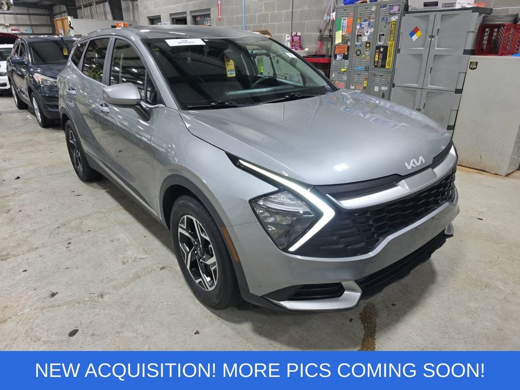 Used 2023 Kia Sportage LX FWD image 1