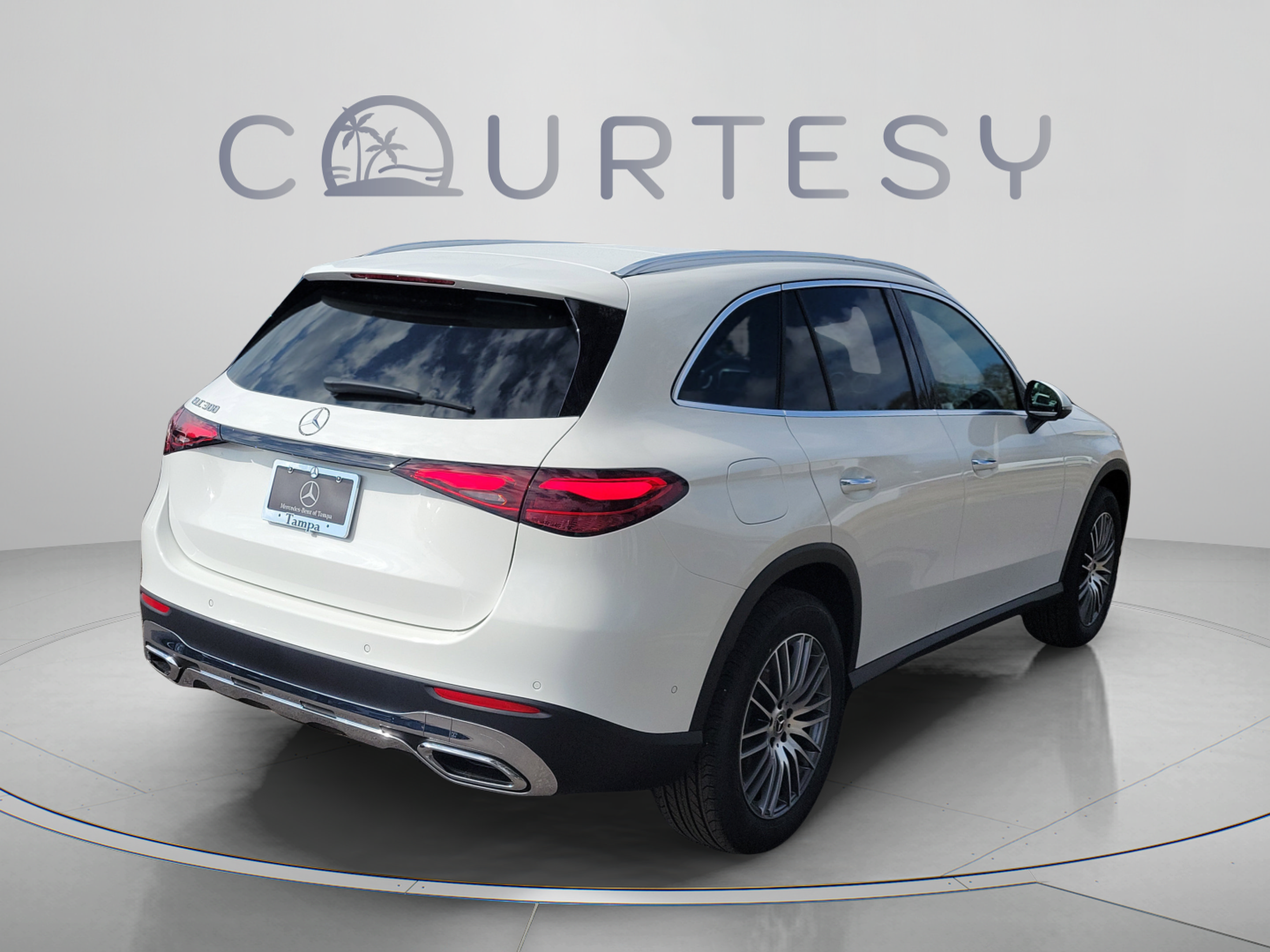 Certified 2026 Mercedes-Benz GLC 300 image 4