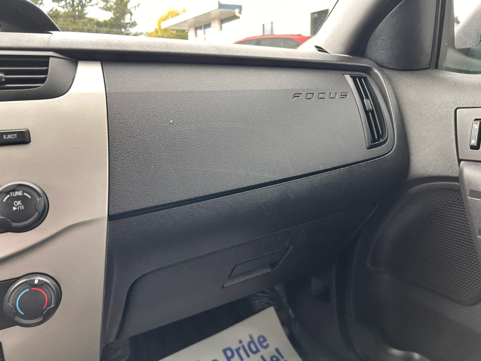 Used 2010 Ford Focus SE FWD image 18