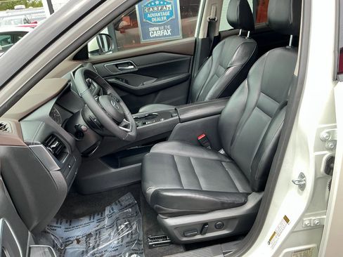 Used 2021 Nissan Rogue SV w/ Premium Package FWD image 9