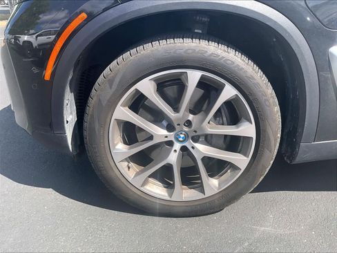 Used 2024 BMW X5 xDrive50e w/ Parking Assistance Package AWD/4WD image 11