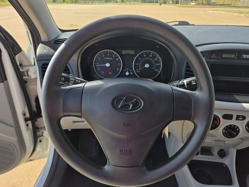 Used 2009 Hyundai Accent GS FWD image 16