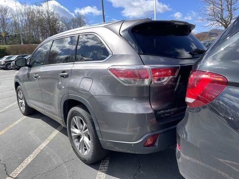 Used 2015 Toyota Highlander XLE image 3
