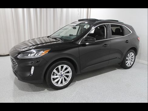 Used 2022 Ford Escape Titanium w/ Titanium Elite Package AWD/4WD image 3