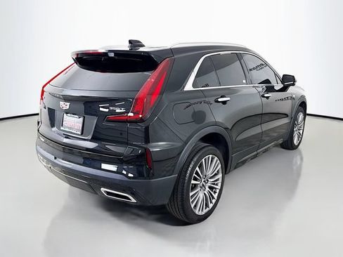 Used 2025 Cadillac XT4 Premium Luxury w/ Cold Weather Package FWD image 7