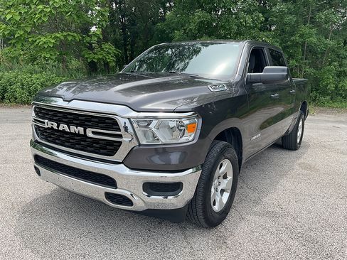 Used 2023 RAM 1500 Big Horn AWD/4WD image 3