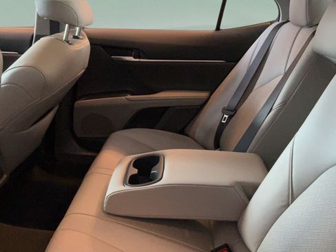 Used 2024 Toyota Camry XLE FWD image 29