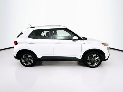 Used 2025 Hyundai Venue SEL FWD image 10
