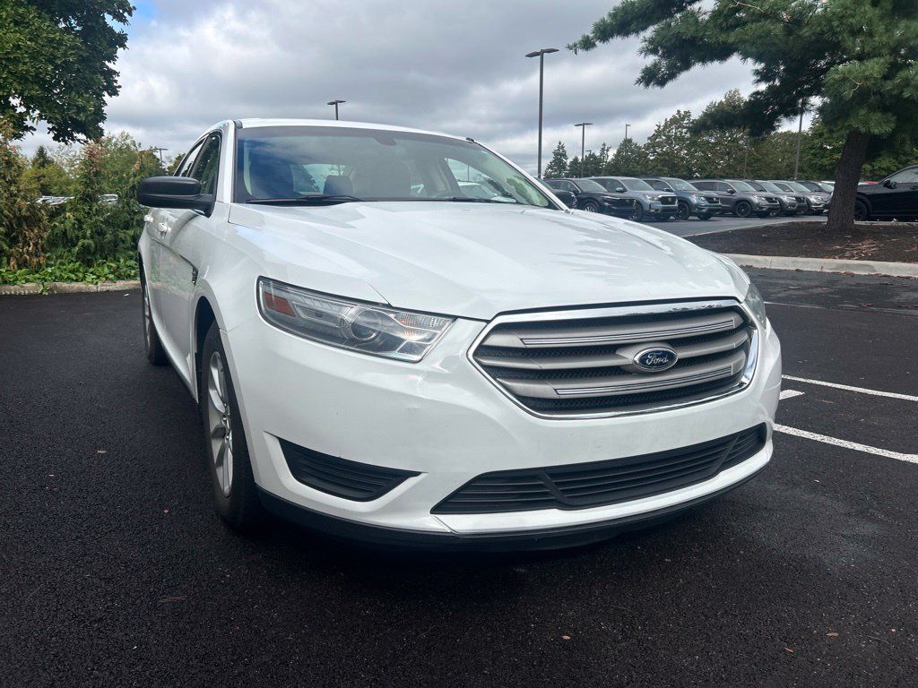 Used 2013 Ford Taurus SE FWD image 4
