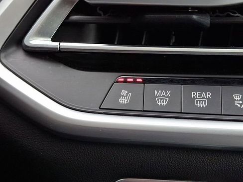 Used 2022 BMW X5 xDrive40i w/ M Sport Package AWD/4WD image 24