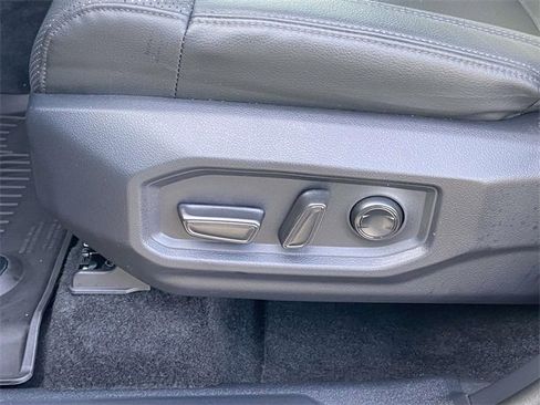 Used 2025 Toyota Tundra Limited image 16