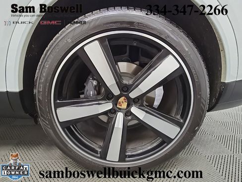 Used 2025 Porsche Cayenne Coupe image 44