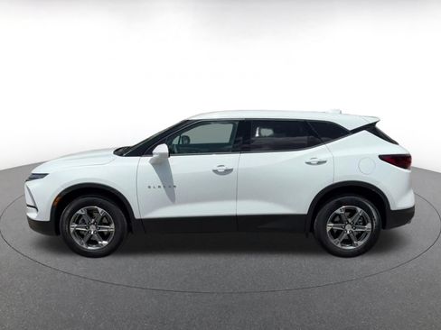 Used 2025 Chevrolet Blazer LT FWD image 7