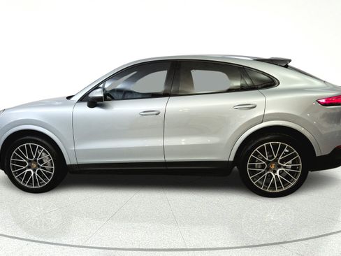 Used 2023 Porsche Cayenne Coupe AWD/4WD image 4