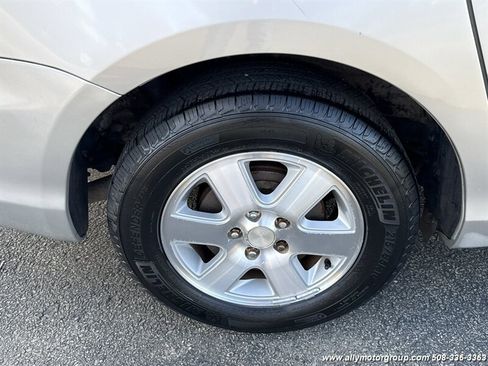 Used 2004 Toyota Sienna CE image 11