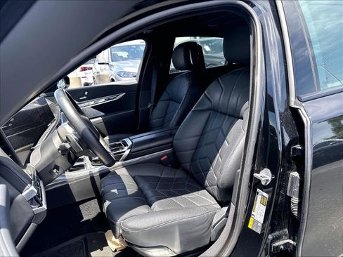 Used 2024 BMW i7 M70 AWD/4WD image 21