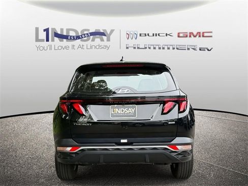 Used 2024 Hyundai Tucson SE image 3