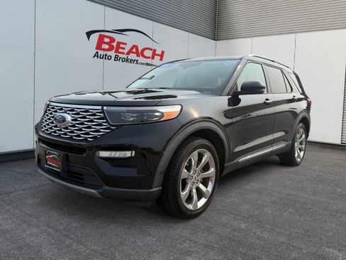Used 2020 Ford Explorer Platinum w/ Premium Technology Package AWD/4WD image 3
