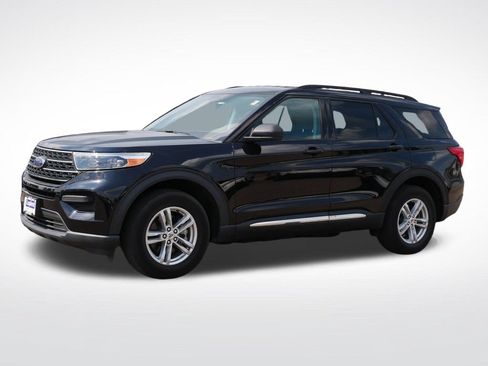 Used 2022 Ford Explorer XLT AWD/4WD image 7