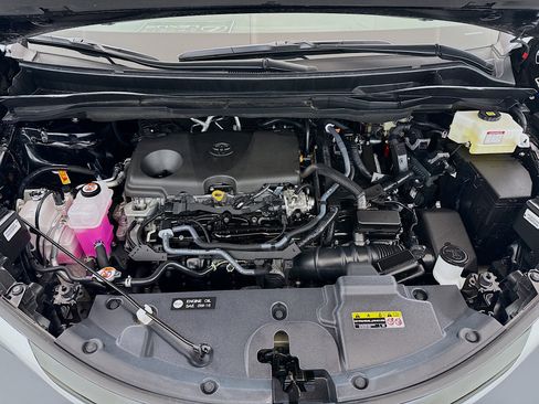 Used 2025 Toyota Sienna Platinum FWD image 29