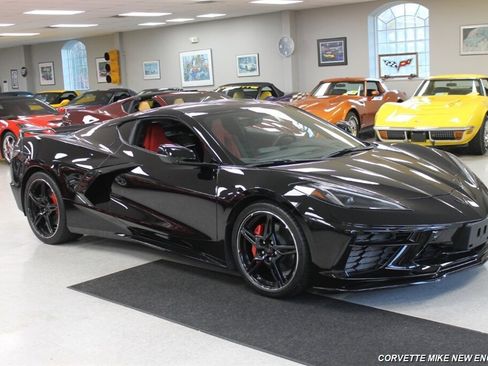 Used 2020 Chevrolet Corvette Stingray Preferred Cpe w/ 2LT Preferred Equipment Group RWD image 1