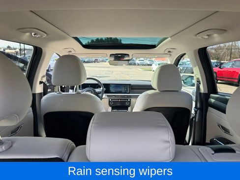 Used 2025 Hyundai Tucson Limited image 32