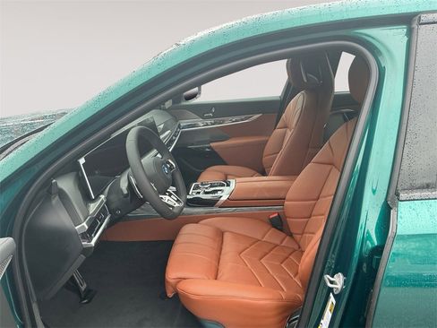 New 2026 BMW 750e xDrive image 9
