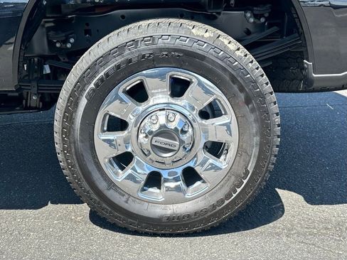 New 2025 Ford F350 Lariat w/ Black Appearance Package AWD/4WD image 13