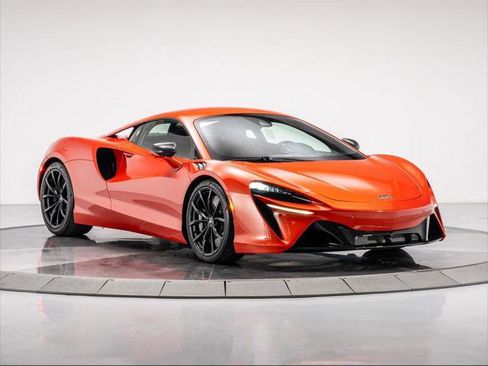 Used 2023 McLaren Artura image 7
