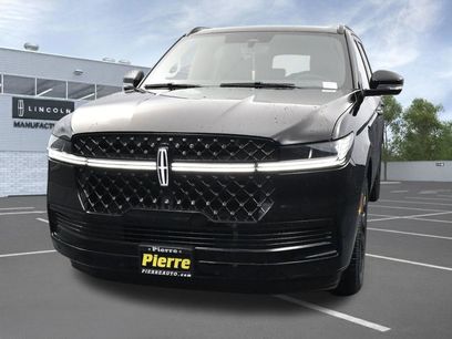 New 2026 Lincoln Navigator Reserve w/ Jet Appearance Package