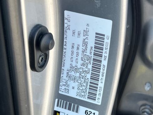 Used 2017 Toyota Tacoma TRD Off-Road AWD/4WD image 26