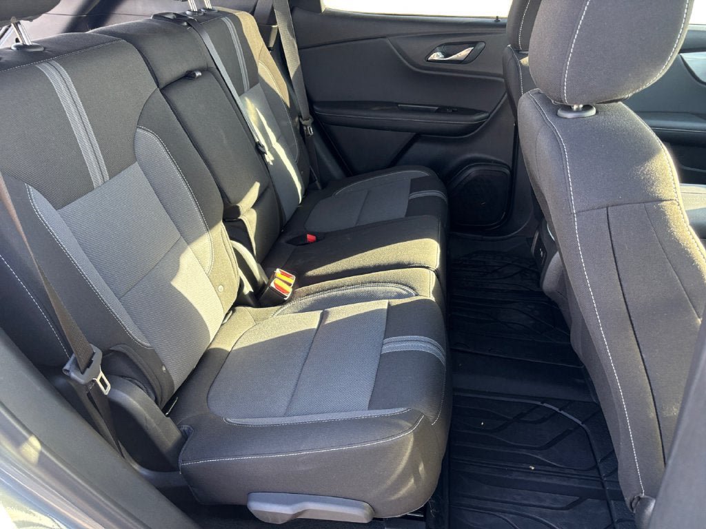 Used 2026 Chevrolet Blazer LT w/ Convenience Package FWD image 18