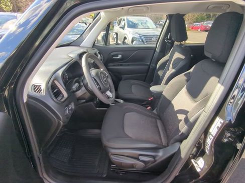 Used 2023 Jeep Renegade Latitude image 27