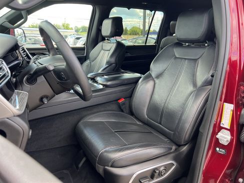 Used 2022 Jeep Wagoneer Series III w/ Convenience Group I image 16