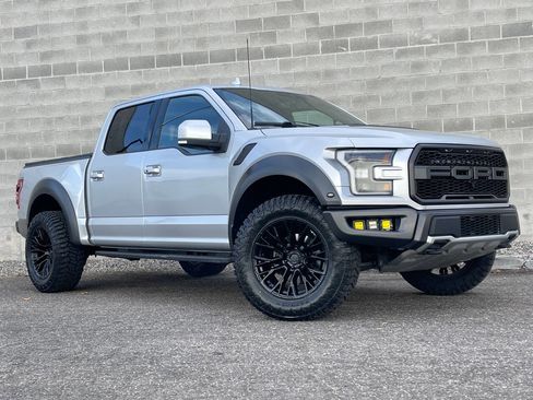 Used 2019 Ford F150 Raptor w/ Equipment Group 802A Luxury AWD/4WD image 4