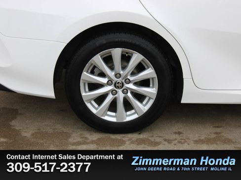 Used 2020 Toyota Camry LE image 20