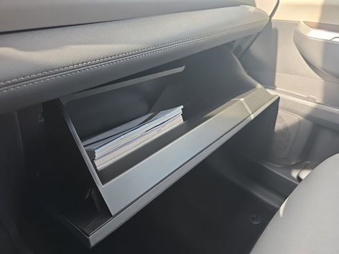 Used 2024 Toyota Sienna XLE image 33