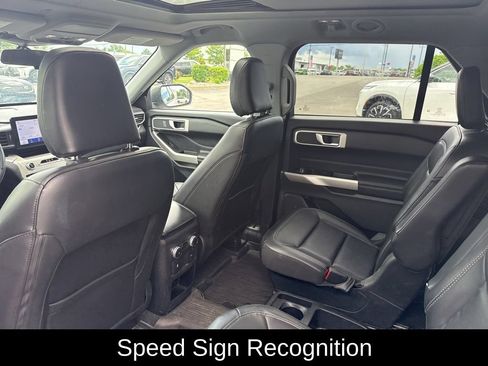 Used 2021 Ford Explorer XLT w/ Equipment Group 202A AWD/4WD image 28