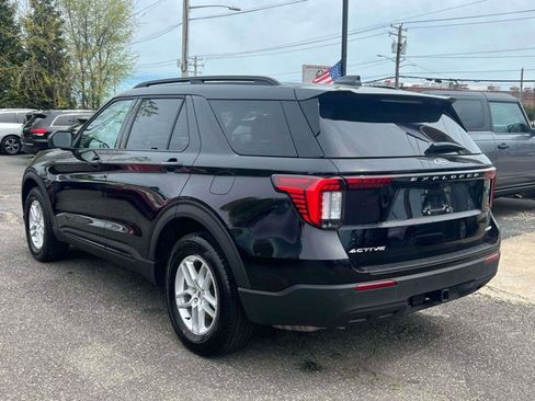 Used 2026 Ford Explorer Active AWD/4WD image 8