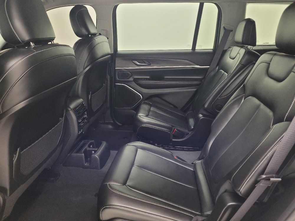 Used 2022 Jeep Grand Cherokee L Limited RWD image 18