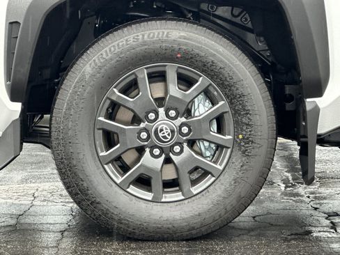 Certified 2025 Toyota 4Runner SR5 image 27