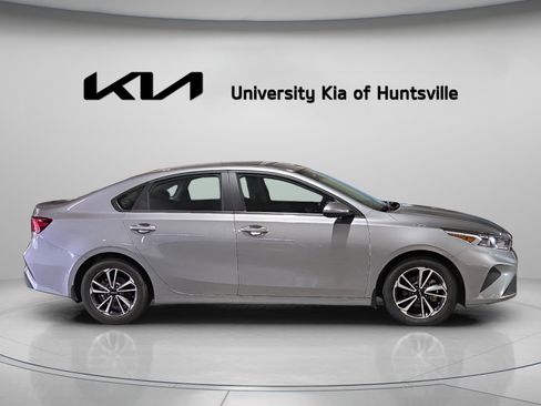 Used 2024 Kia Forte LXS image 2