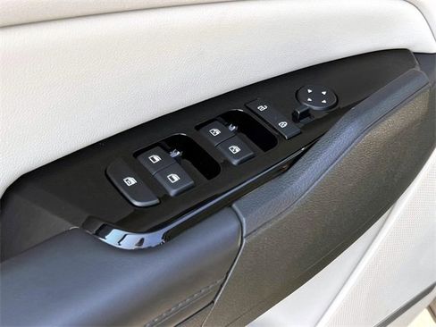 Used 2024 Kia Sportage EX image 32