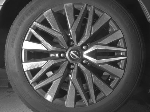 Used 2025 Nissan Altima 2.5 SV FWD image 15