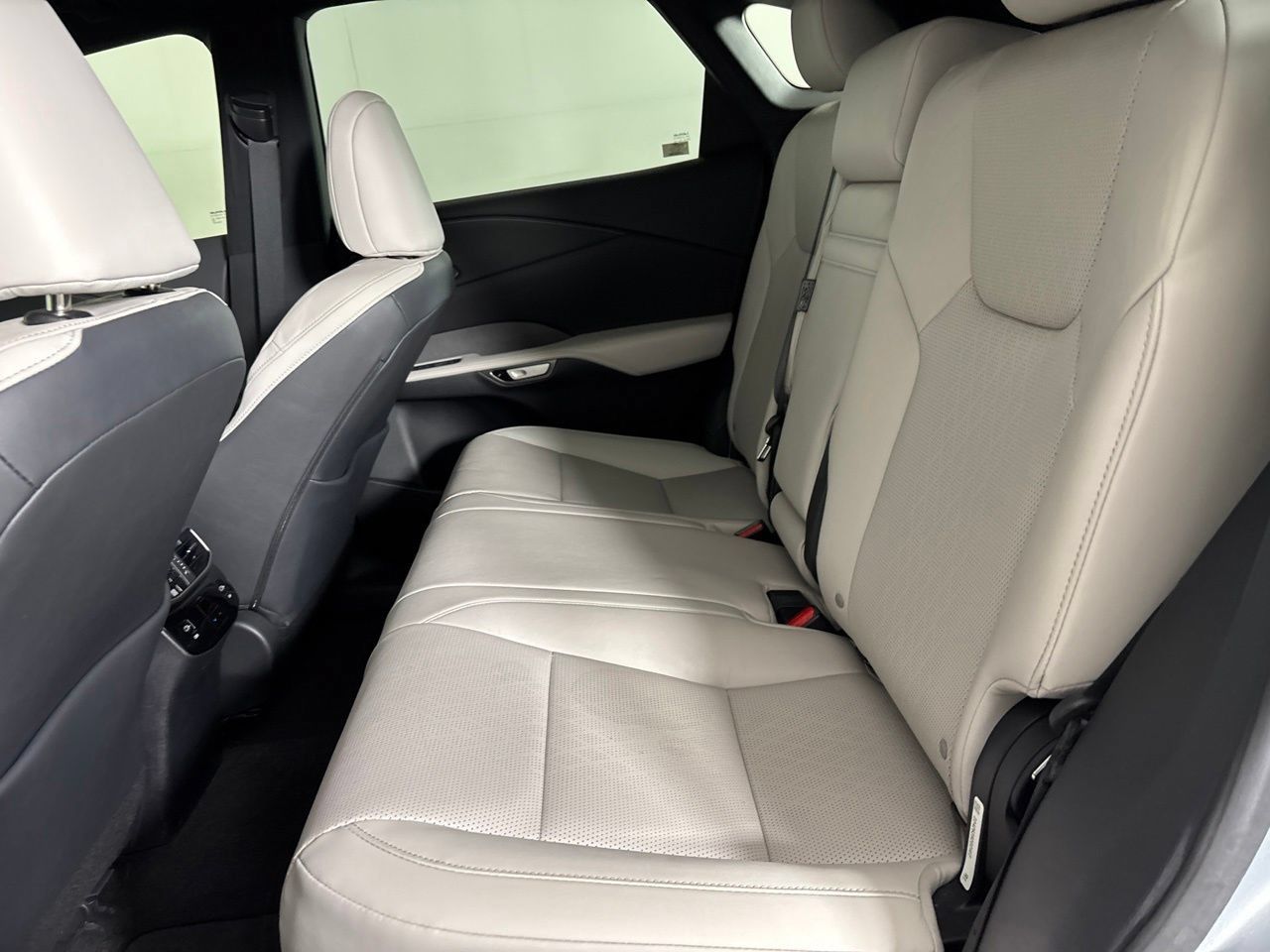 Used 2024 Lexus RX 350 FWD image 23