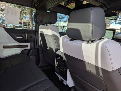 Used 2024 GMC Hummer EV 3X image 19