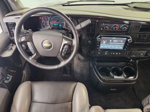 Used 2021 Chevrolet Express 2500 LS w/ Enhanced Convenience Package RWD image 27